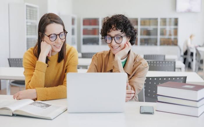 Máster en Inteligencia Artificial online: precios, requisitos y salidas