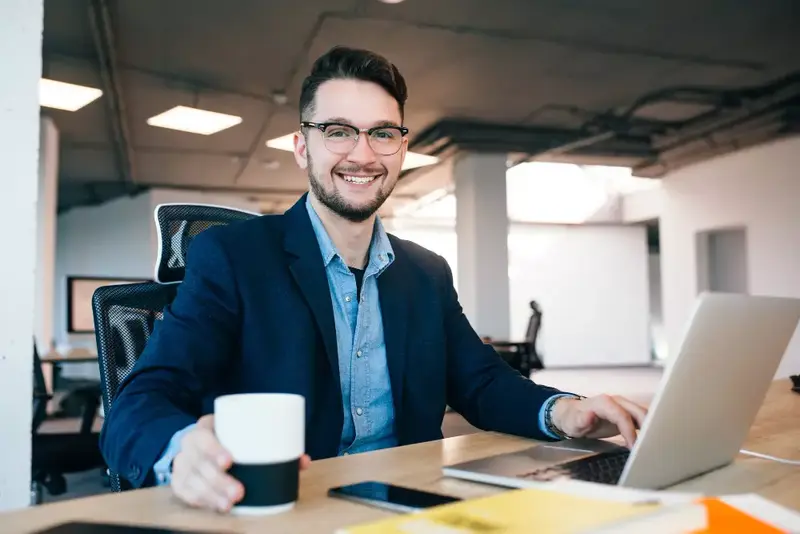 Máster en Dirección Financiera online: comparativa de precios y programas